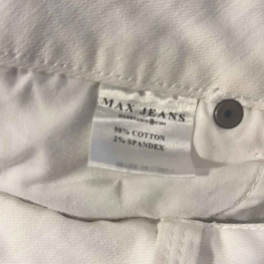 MAX JEANS White Denim Jean Shorts! Wide leg or roll up! Excellent condition! 6